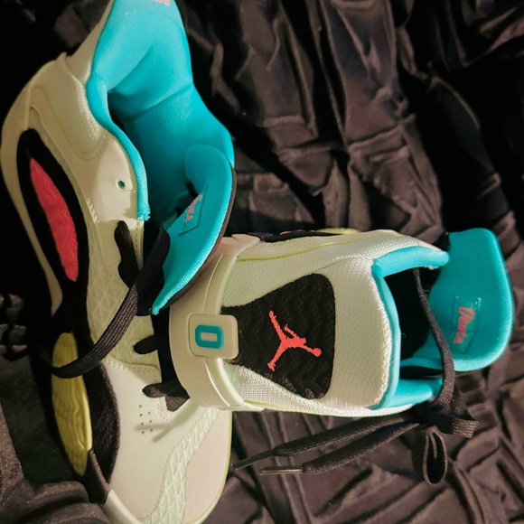 Nike Jordan Tatum 2 “Vortex” - Picture 11 of 13